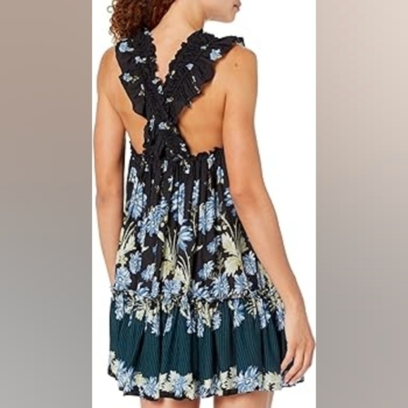 NWT Free People Bali Wild Daisy Slip in Black Combo $88 - Picture 3 of 9